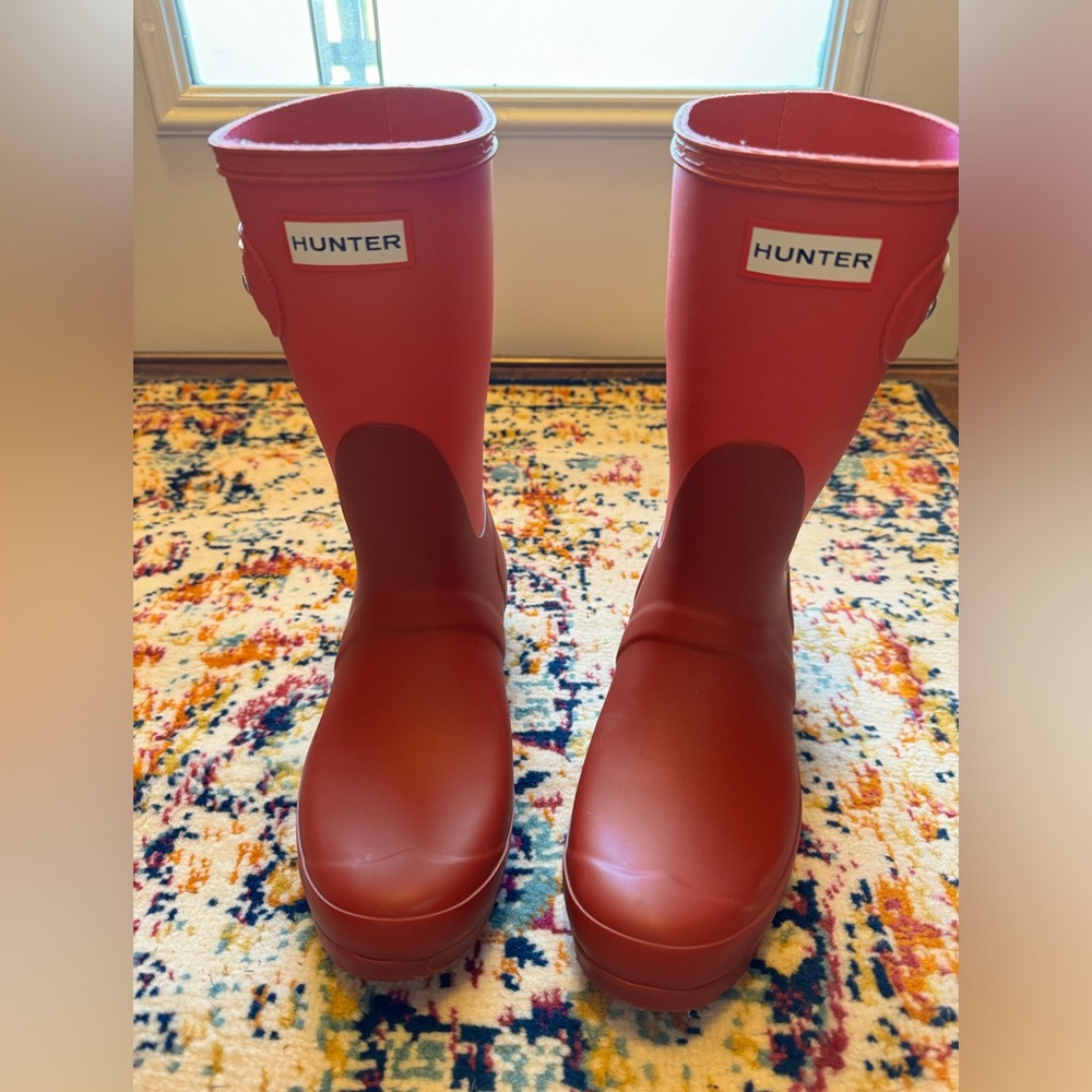 NEW! Hunter Rain boots- size 8